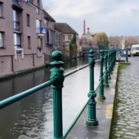 Ces לינה וארוחת בוקר