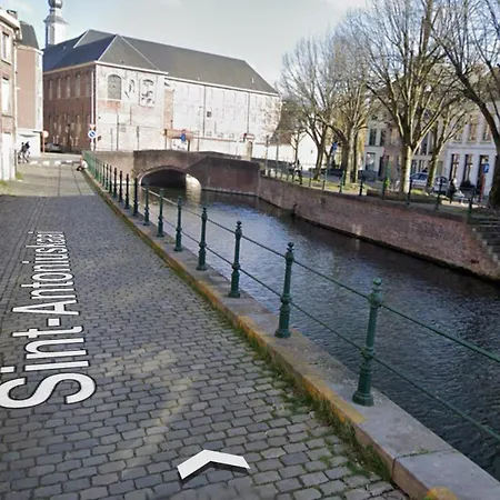 Ces לינה וארוחת בוקר גנט