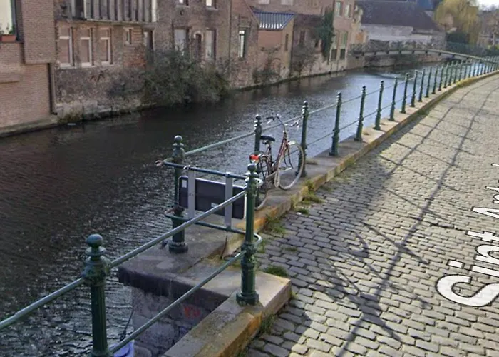 Ces فندق مبيت وإفطار